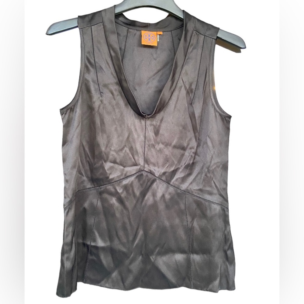 Tory Burch‎ 💯 silk sleeveless blouse. Size 8.